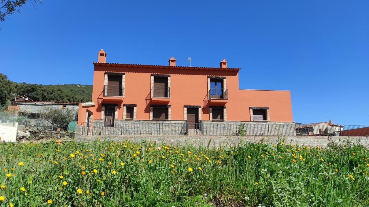 Casa Rural La Colmena Del Geoparque Navatrasierra Exterior photo